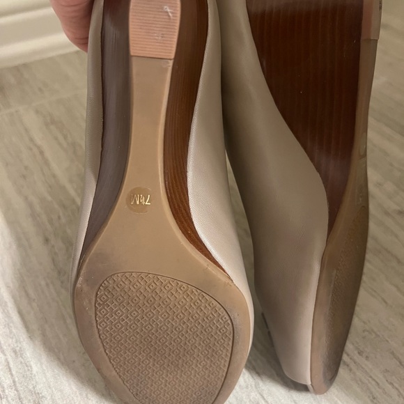 Tory Burch Shoes in gray color - Picture 3 of 4